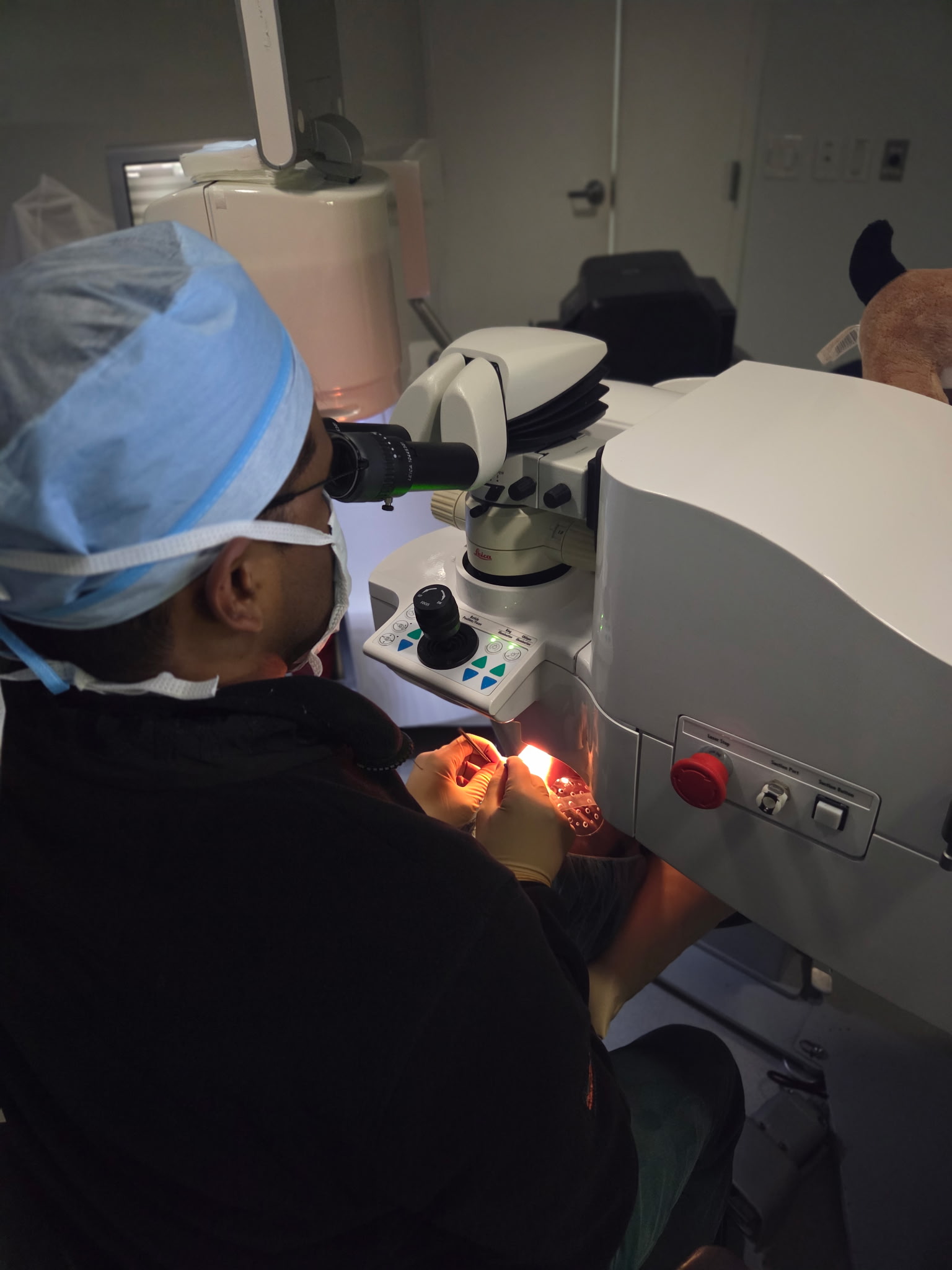 Dr. Harish Raja performing LASIK surgery